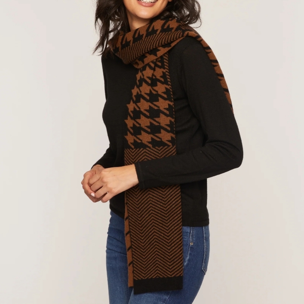 100% Cashmere houndstooth herringbone scarf Nwt